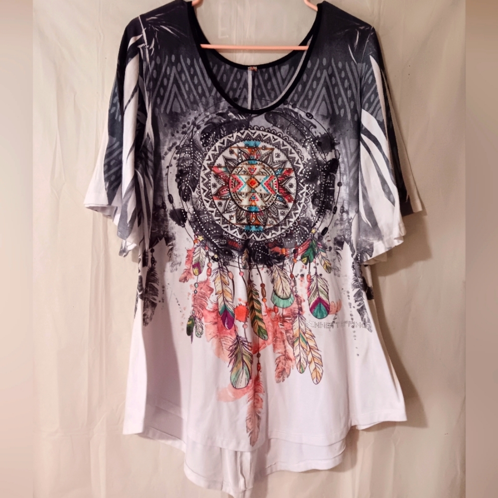 Women's Graphic Print Top - Black and White